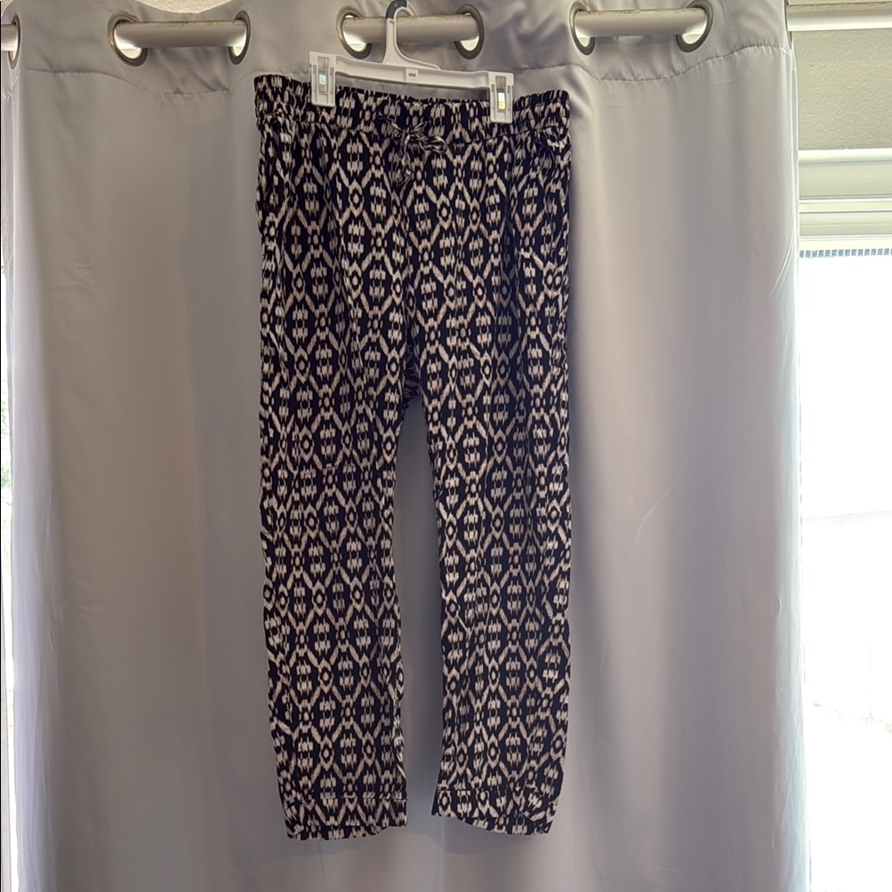 Old Navy Black And Cream Patterned Pants